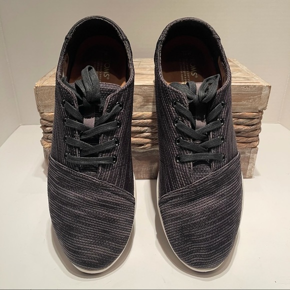 TOMS men’s shoes with laces - Picture 4 of 16